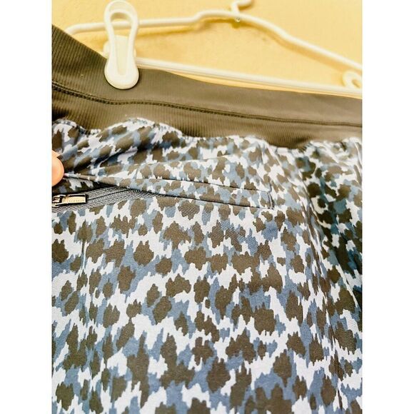 Athleta Brooklyn Printed Short Size 4 - Picture 7 of 8